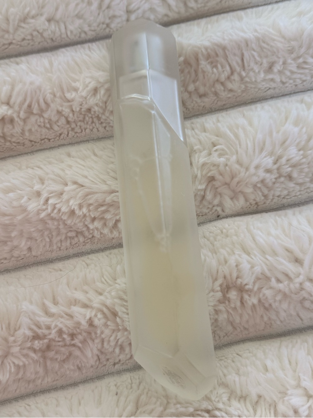 Kim Kardashian Krystal
Gardenia OUD Eau de Parfum
2.5 oz / 75 mL
